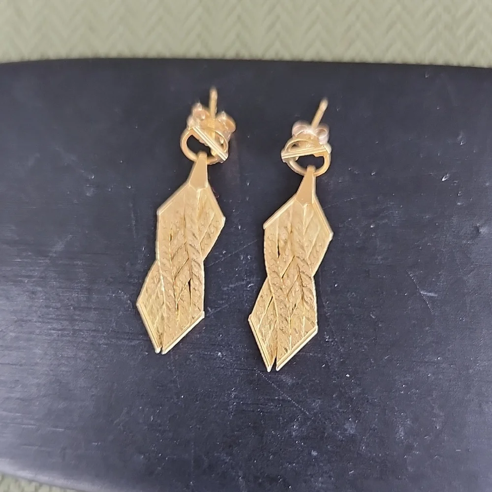 14K Gold Vintage Elegant Solid Gold Braided Herringbone Dangle Pierced Earrings